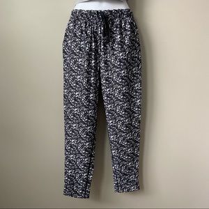 lululemon speckle pattern 25” rolled hem jet pant